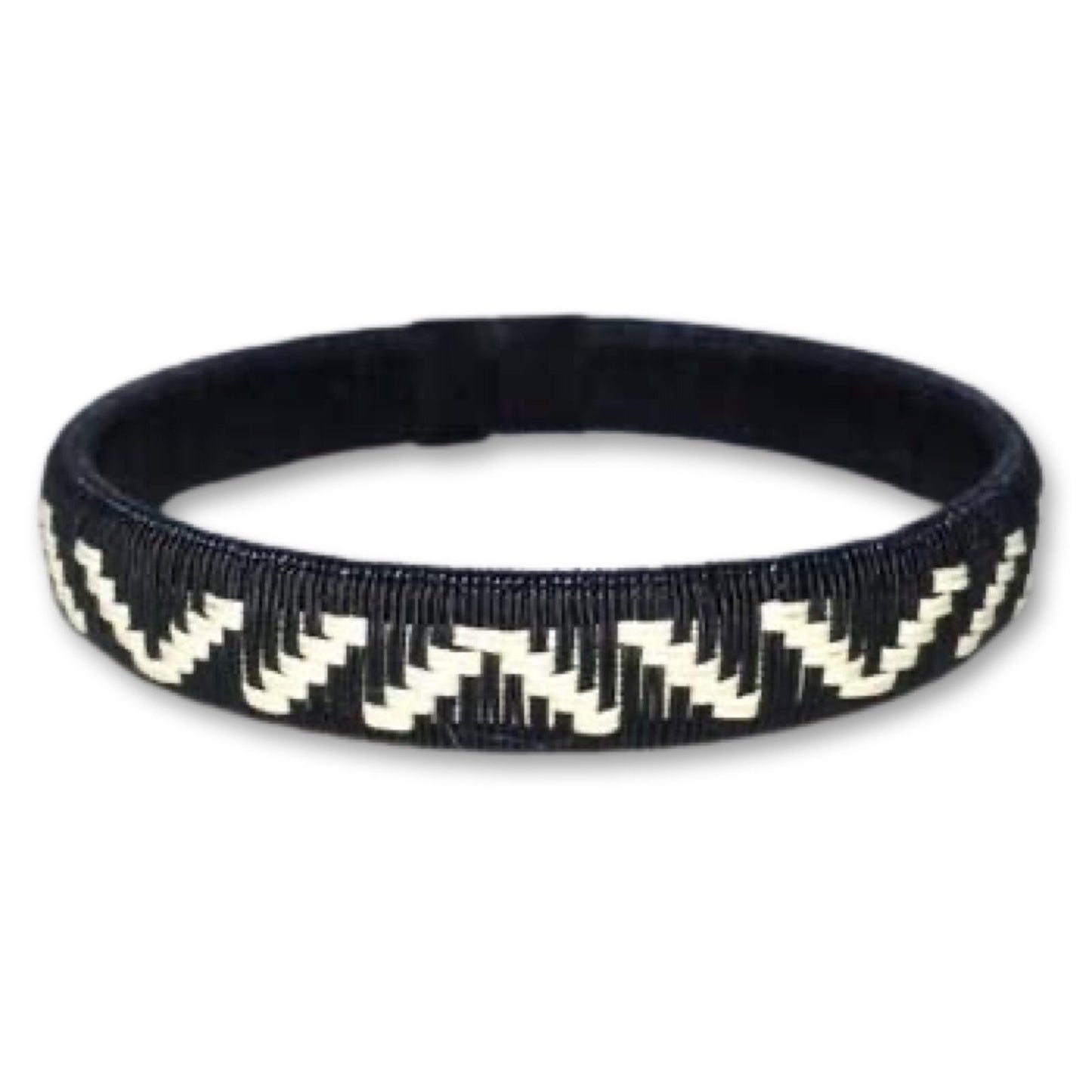 Handcrafted Palm Leaf Black Bangle: Ethically Sourced Artisan-Crafted Beauty Wounaan Artistry